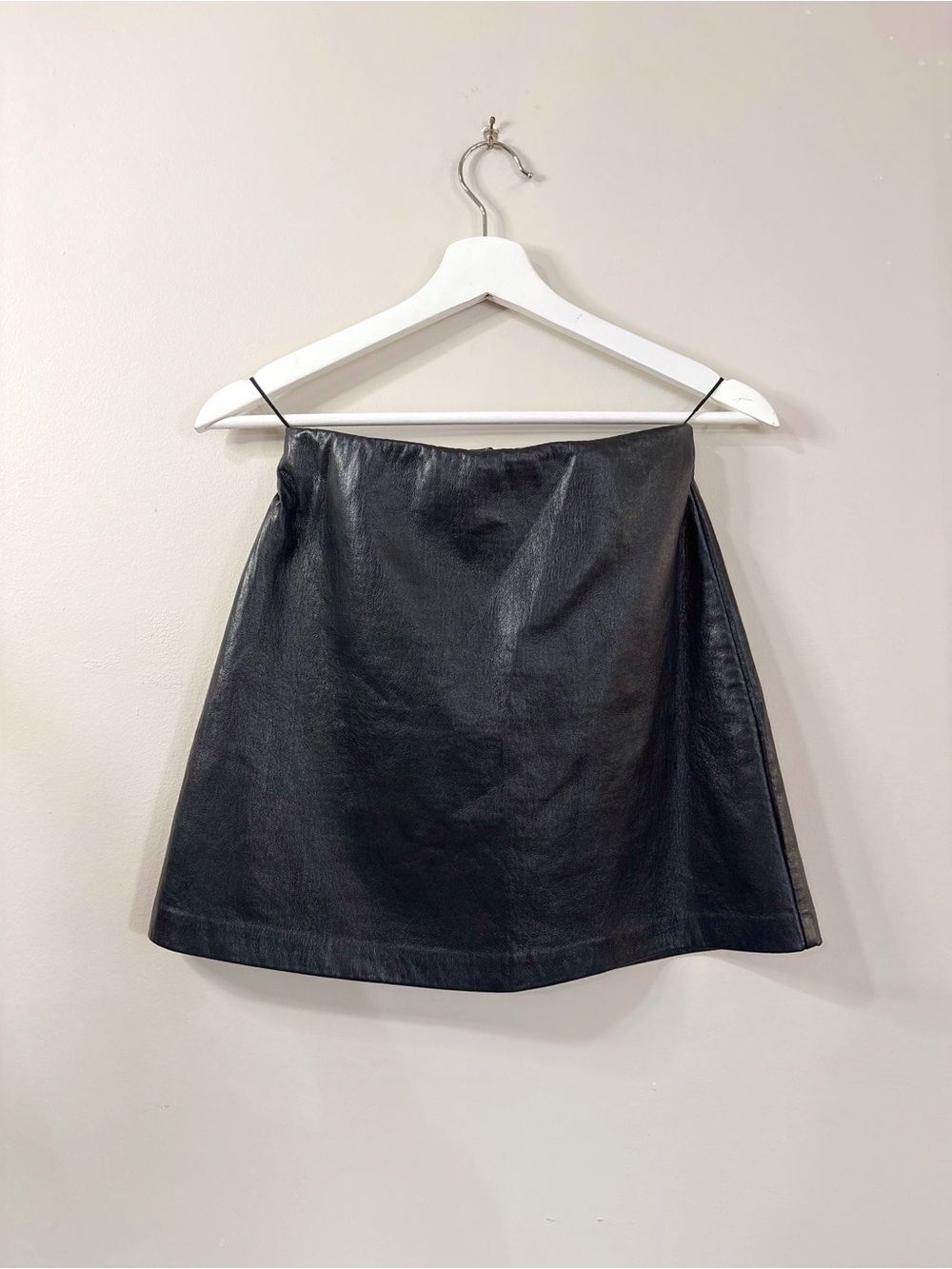 Wilfred Aritzia Black Faux Leather Mini Skirt Back Zip Women Sz 0 Y2K Chic Goth